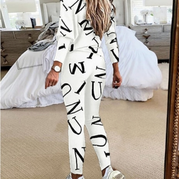 NEW POLYESTER SWEATSUIT - Picture 2 of 2